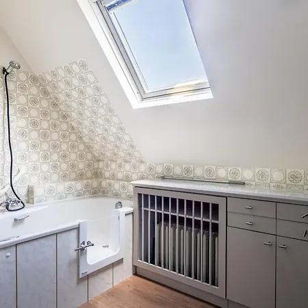 Exclusive ! Maison Avec Jardin Et Stationnement Gratuit * Nantes